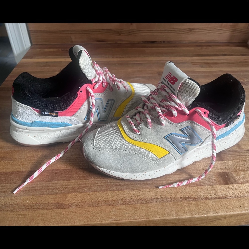 New balance shoes